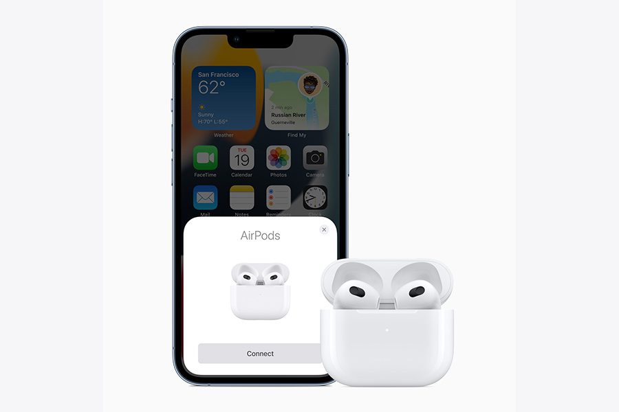 Apple AirPods 3 (3rd Generation) With MagSafe Charging Case