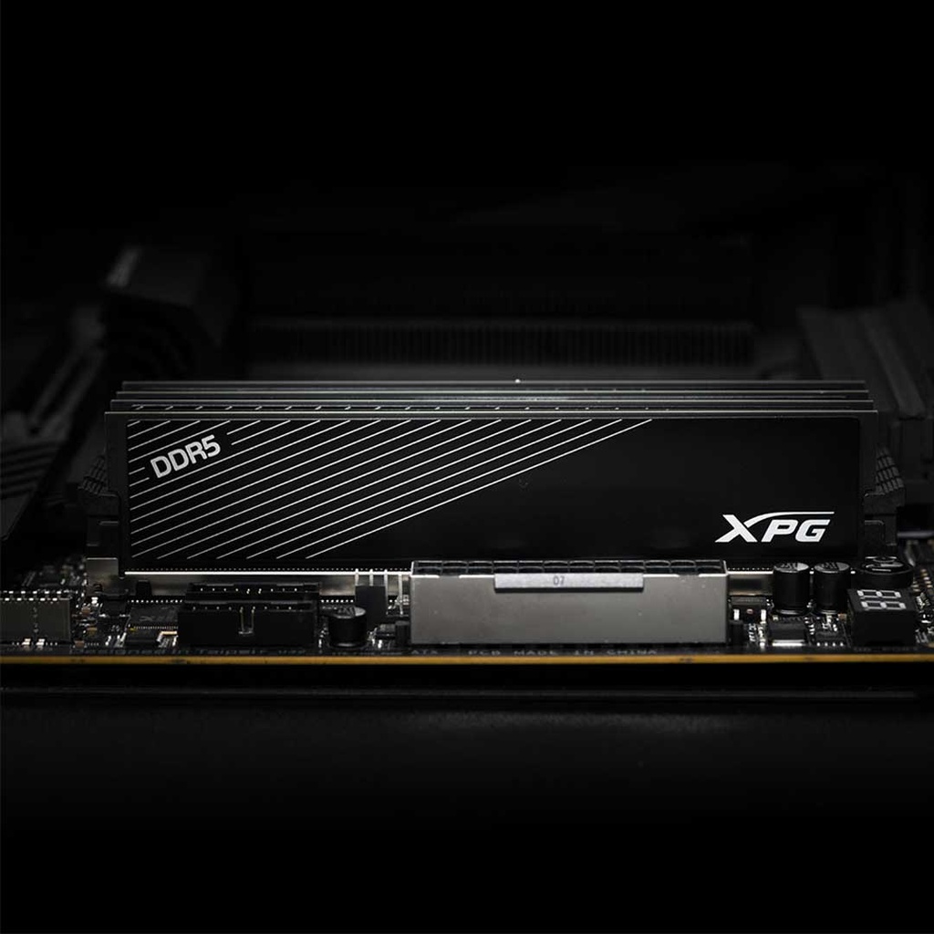 Adata XPG Hunter Gaming RAM 16GB DDR5 RGB 5200Mhz (PC5-41600)